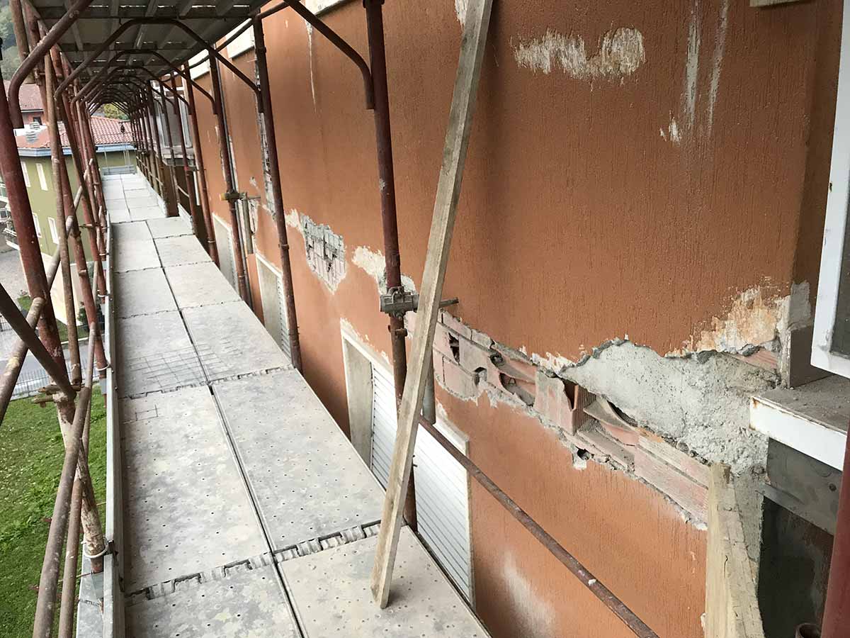 Rifacimento facciate e balconi fabbricato condominiale